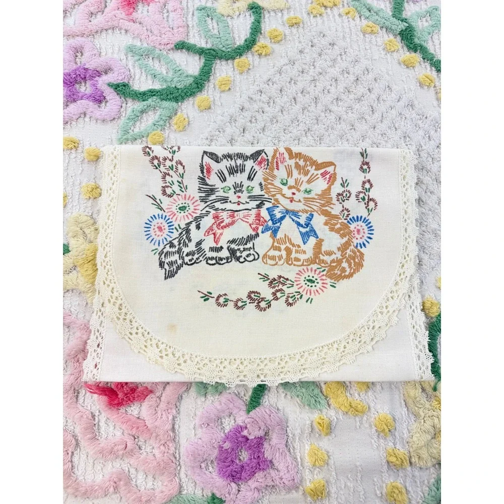 Vintage Hand Embroidered Kitten Cat Table Runner Crochet Lace Trim 34 Inch